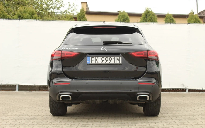 Mercedes-Benz GLA cena 147000 przebieg: 32600, rok produkcji 2020 z Stryków małe 121